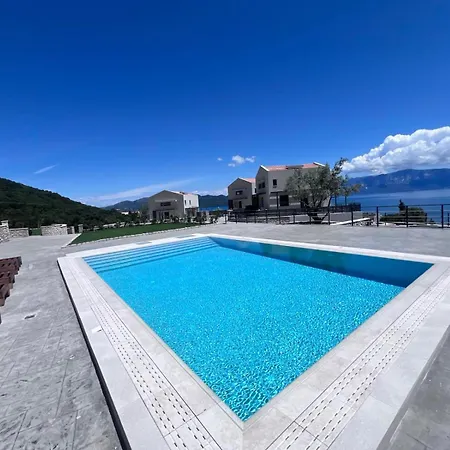 Ionian Hospitality θοη 4 *
